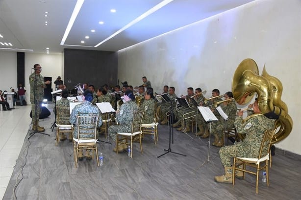 Un éxito, concierto de la banda musical de la VI Región Militar en Tihuatlán