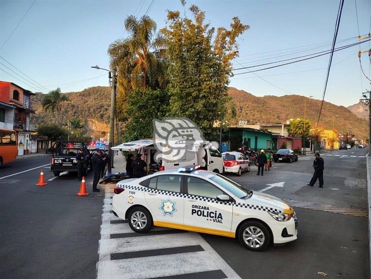 Joven motociclista es atropellado por un taxi en Orizaba