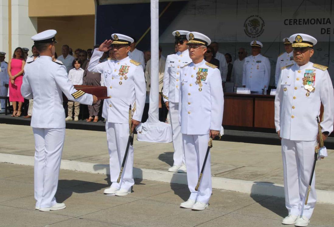 Nombran a Félix Martínez Tiburcio nuevo director de Heroica Escuela Naval Militar