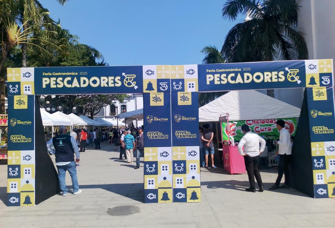 Realizan Feria Gastronómica del Pescador en el Zócalo de Veracruz | VIDEO