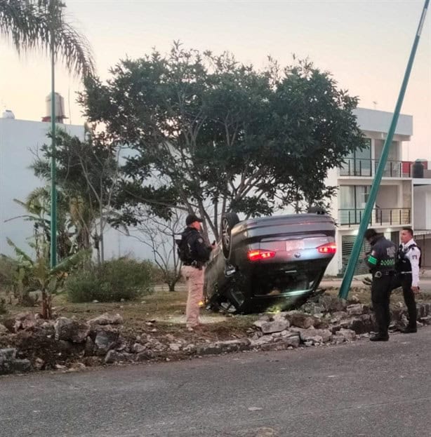 Volcadura en Monte Magno, en Xalapa, deja dos mujeres lesionadas; conductor detenido (+VIDEO)