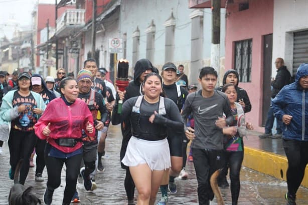 Tradición y fe: Alebrijes Team traslada fuego nuevo a Misantla en vísperas de su aniversario