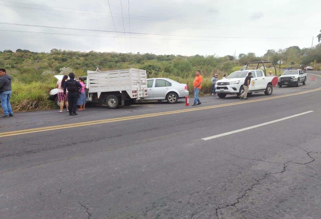 Se accidentan autos en las curvas de la carretera Veracruz-Paso de Ovejas