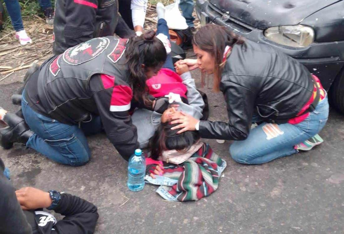 Derrapan motociclistas en Úrsulo Galván; mujer embarazada resulta herida