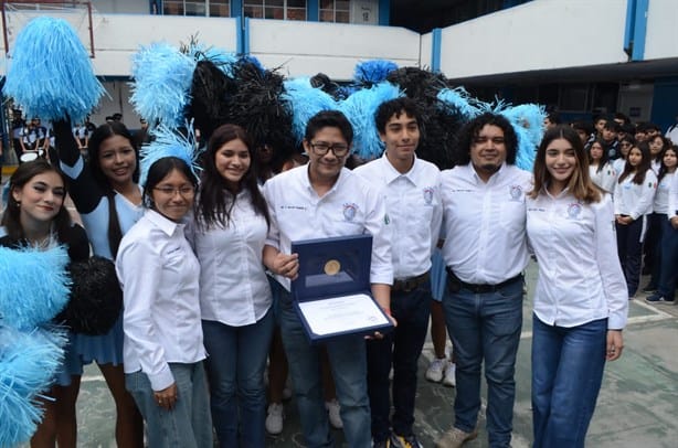 CETMAR de Veracruz entrega reconocimientos a estudiantes galardonadas en Dubái