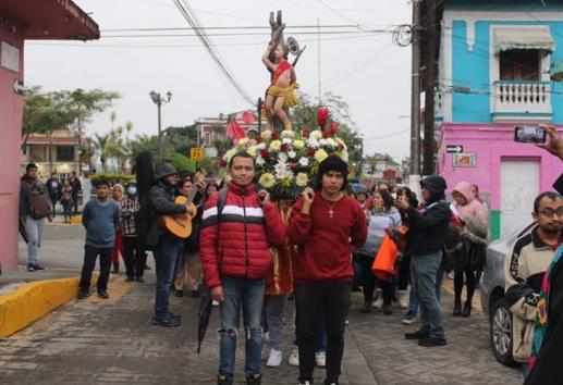 Misantla inicia sus festejos con procesión en honor a San Sebastián