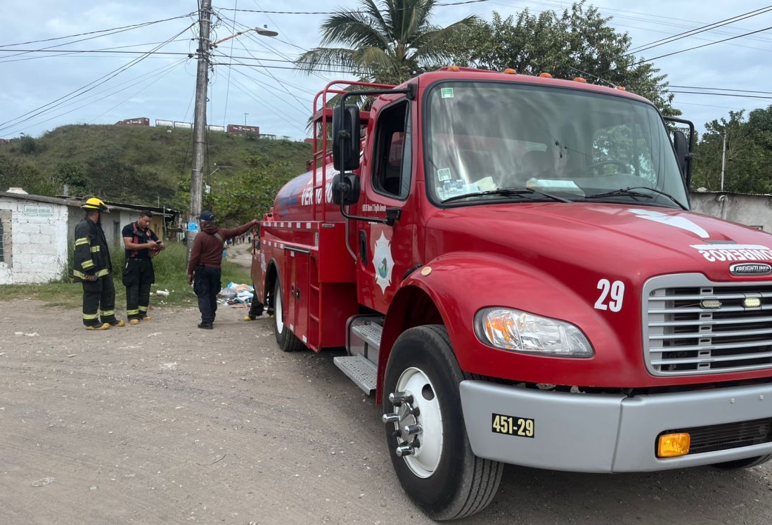 Hombre amenaza con explotar tanque de gas en colonia El Renacimiento, Veracruz