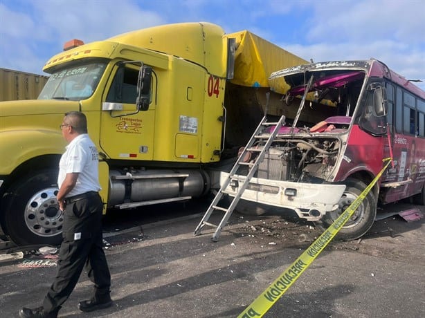 Carece de concesión el camión urbano que chocó contra tráiler en la Veracruz-Cardel