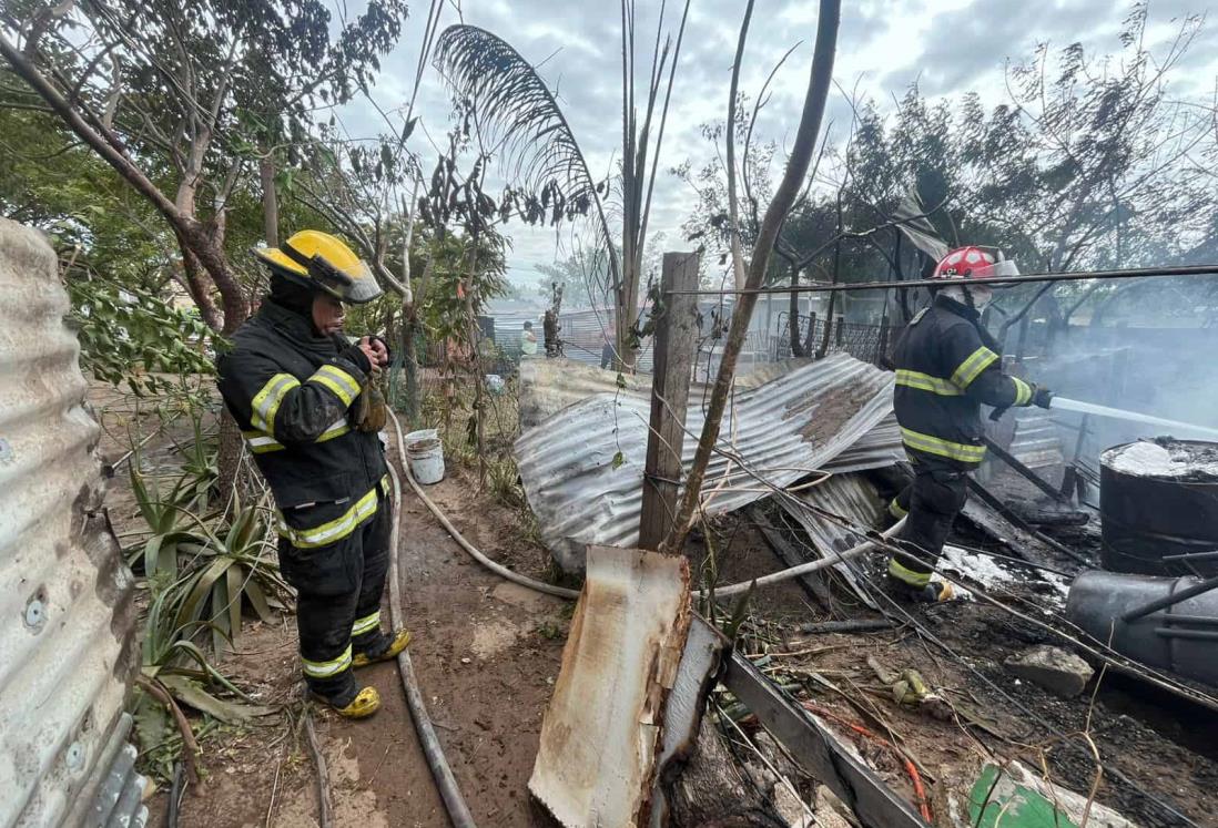 Quema de basura se sale de control y arrasa con una casa en Lomas de Río Medio III