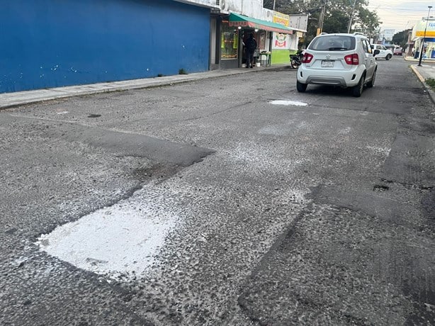 Se quejan por baches en la colonia Casas Tamsa, en Boca del Río