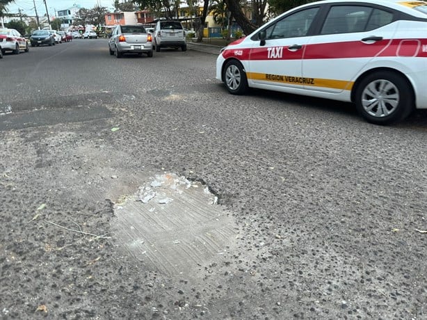 Se quejan por baches en la colonia Casas Tamsa, en Boca del Río