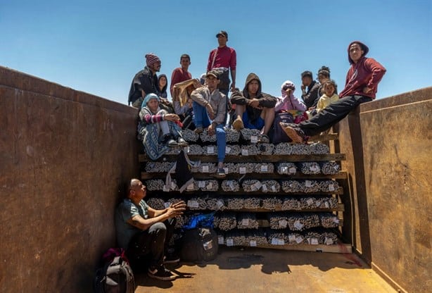 En primer día de redadas en Estados Unidos detienen a más de 300 migrantes