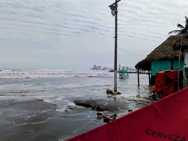 Se registra marea alta en playas de Veracruz