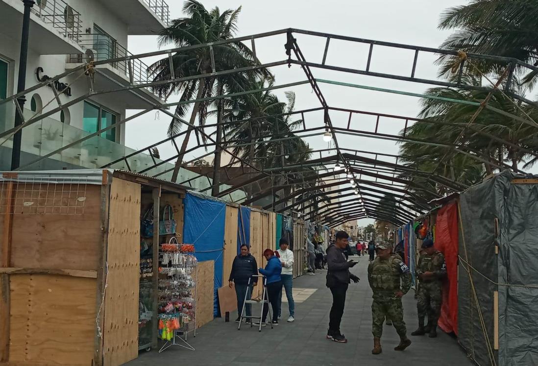 Norte en Veracruz no afectó puestos de artesanos del malecón