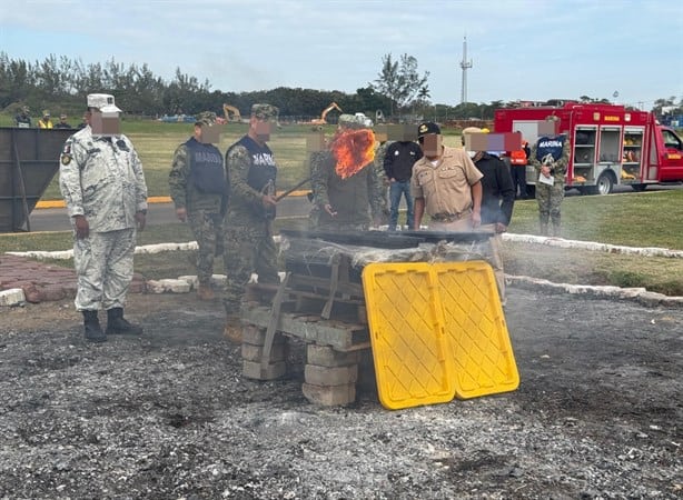 Secretaría de Marina incinera 88 kilos de narcóticos asegurados en Veracruz