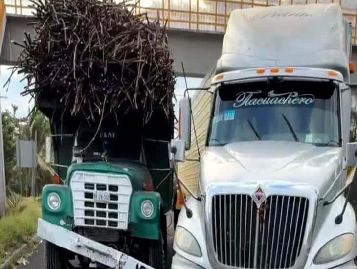 Tráiler choca con camión cañero en La Antigua