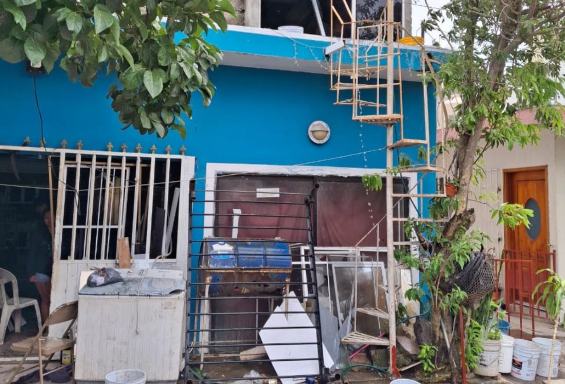 Incendio consume parte de vivienda en colonia de Veracruz