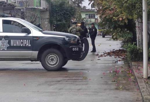 Balean vivienda en la colonia Los Reyes, de Martínez de la Torre