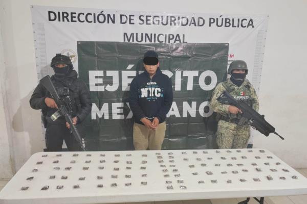 Detienen a hombre en Papantla con 111 bolsas con estupefacientes