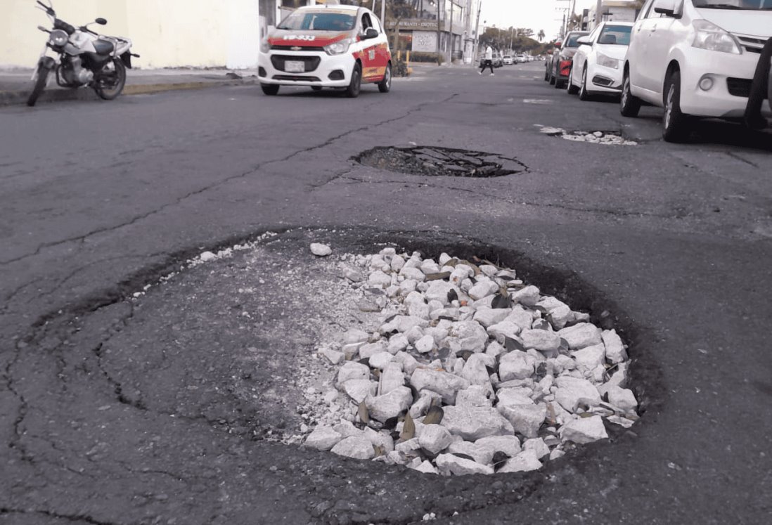 Vecinos del fraccionamiento Reforma piden atender baches y socavones