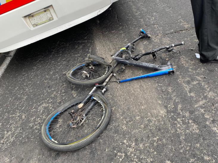 Autobús TRV atropella a ciclista en las curvas de Cerro Gordo