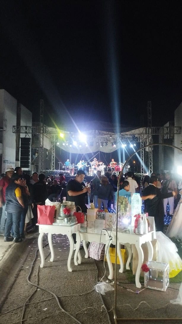 Boda en colonia Albatros del puerto de Veracruz termina en concierto y se vuelve viral