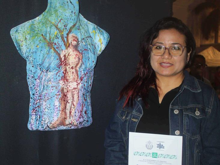 Realizan exposición de intervención artística de torsos, en honor a San Sebastián