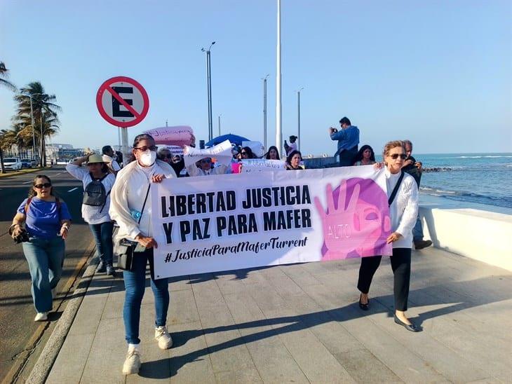 Colectivos marchan en Veracruz, para exigir liberación de Mafer Turrent