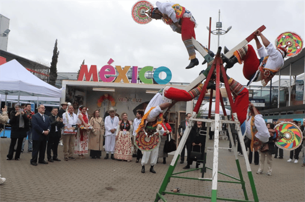 Voladores de Papantla destacan en la FITUR de Madrid 