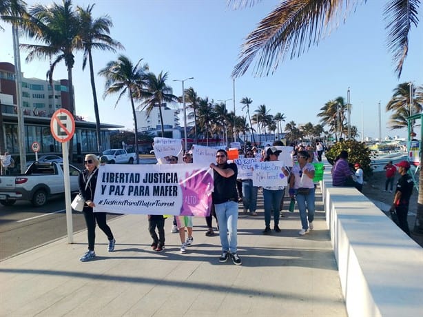 Colectivos marchan en Veracruz, para exigir liberación de Mafer Turrent