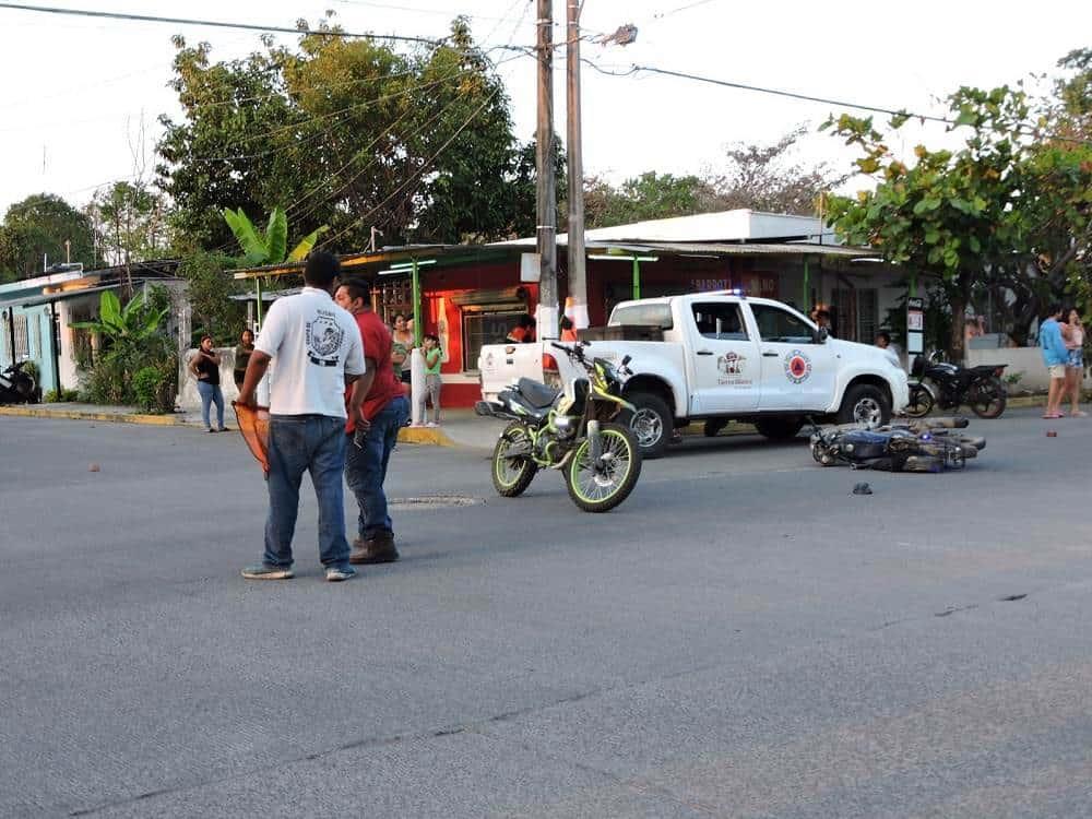 Choque entre dos motocicletas deja dos lesionados en Tierra Blanca