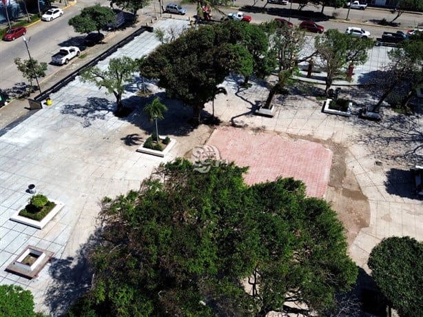 Así luce el parque Independencia tras demolición del kiosco en Coatzacoalcos | FOTOS