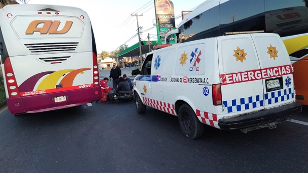 Motociclista herido tras choque con autobús en el bulevar Banderilla