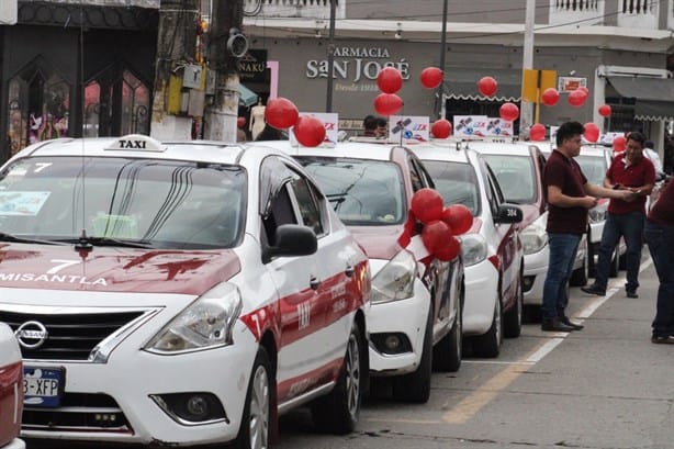 Presentan en Misantla taxis con rastreo satelital