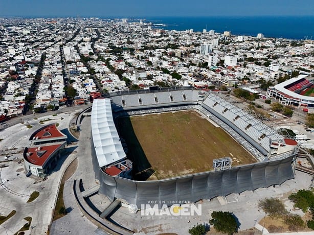 Estadio Luis Pirata en Veracruz: Así avanza la colocación del nuevo techo | VIDEO