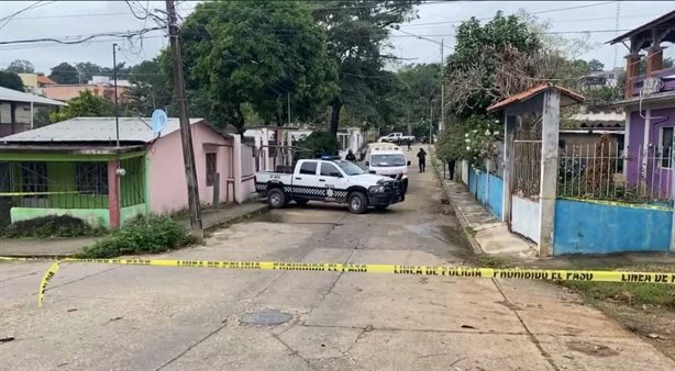 Ataque armado en Minatitlán deja una mujer fallecida; aseguran presunta casa de seguridad