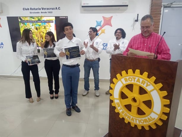 Club Rotario Veracruz reconoce a estudiantes ganadores del Premio Zayed a la Sostenibilidad 2025