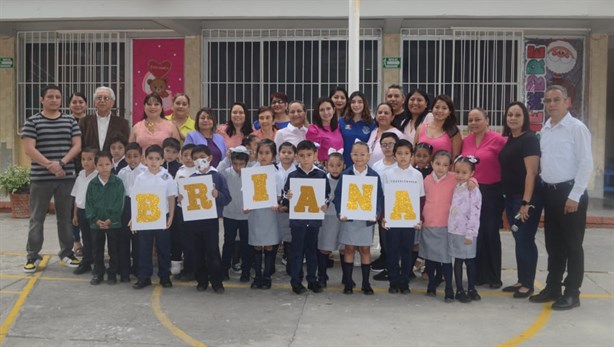 Escuela entrega reconocimiento a estudiante del CETMAR Veracruz premiada en Dubai