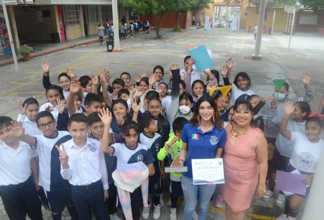 Escuela entrega reconocimiento a estudiante del CETMAR Veracruz premiada en Dubai