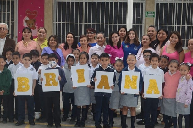 Escuela entrega reconocimiento a estudiante del CETMAR Veracruz premiada en Dubai