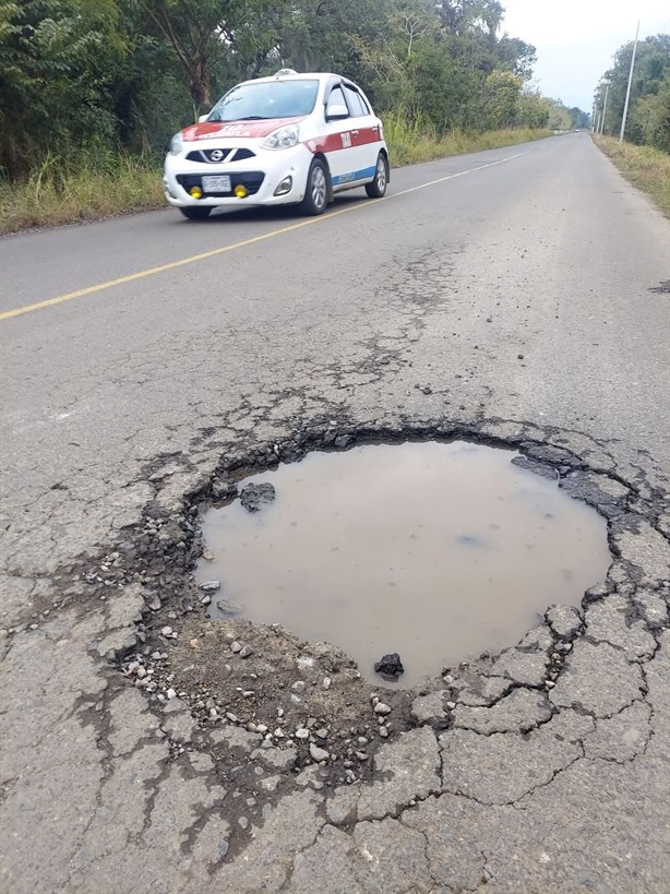 Carreteras en ruinas: el calvario de los conductores en Yecuatla