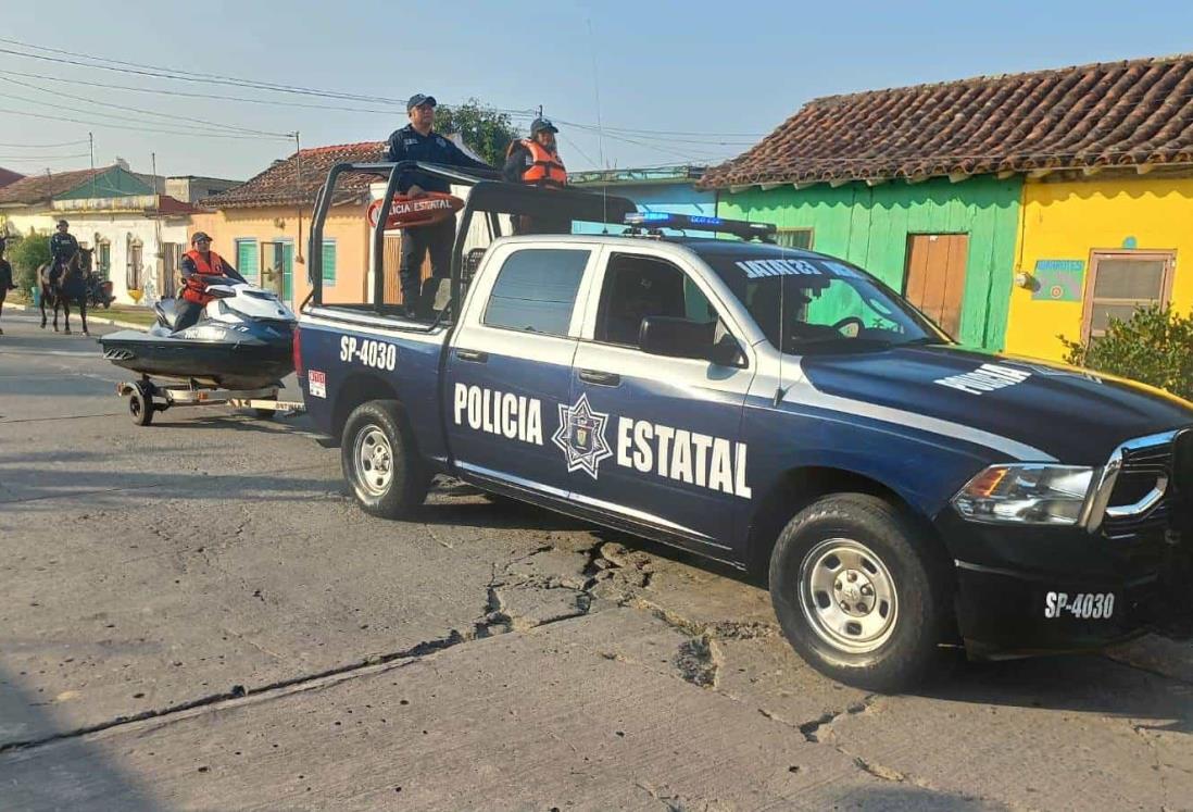 Desfilan las fuerzas de seguridad que resguardarán las fiestas de La Candelaria en Tlacotalpan