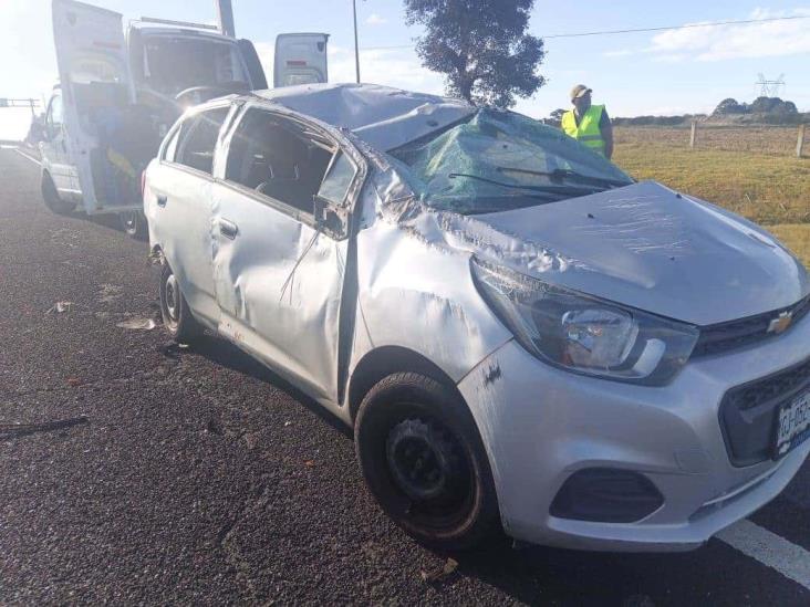 Familia de Coatzacoalcos sobrevive a volcadura en la autopista Xalapa-Perote