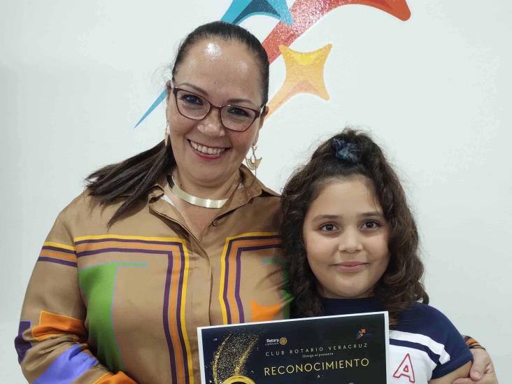 Club Rotario Veracruz entregó distinción a estudiantes del CETMAR 7
