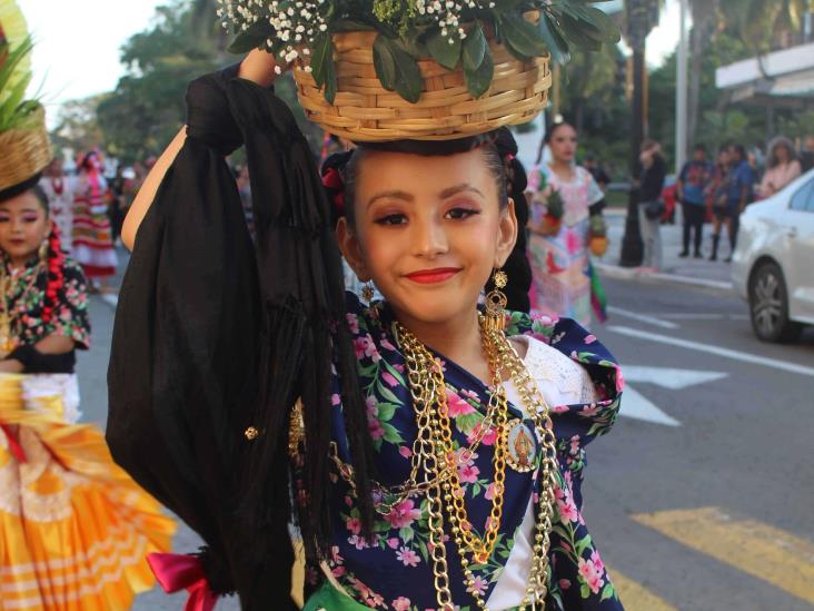 Ballet Folklórico Alma Jarocha efectúan calenda en honor a San Sebastián