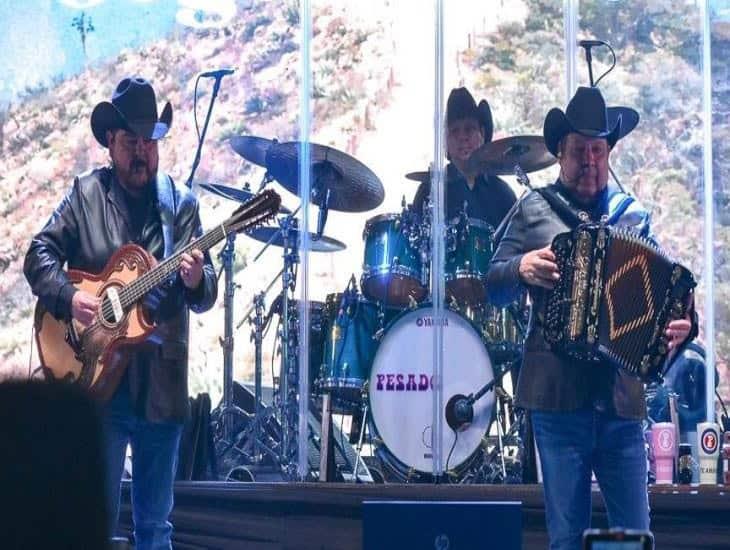 Grupo Pesado reconquista a los jarochos con show en la Arena Veracruz