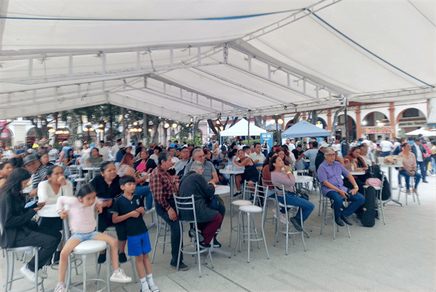 Así  festejaron el Día de la Candelaria con la tradicional Tamaliza en el Zócalo de Veracruz
