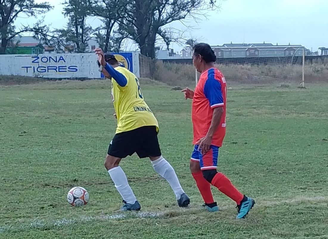 Ridisa y Delfines sumaron triunfos en la 60 y Más
