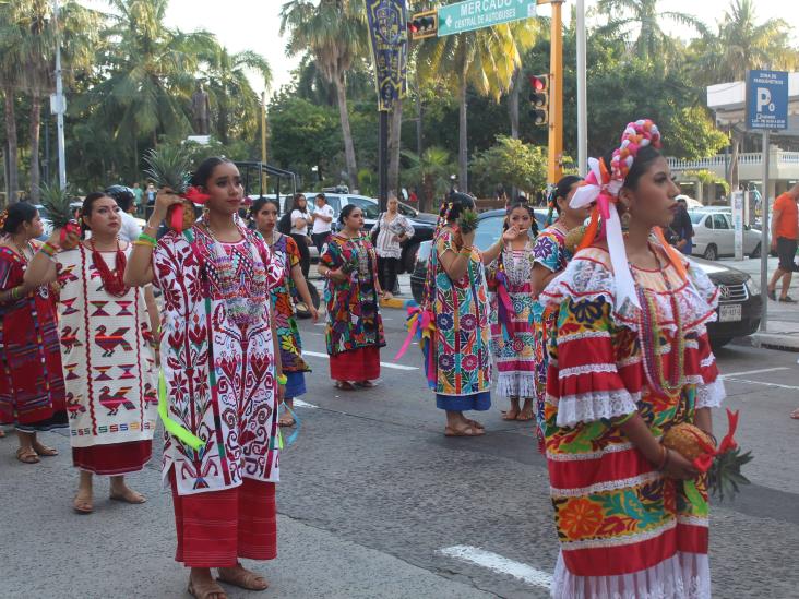 Ballet Folklórico Alma Jarocha efectúan calenda en honor a San Sebastián