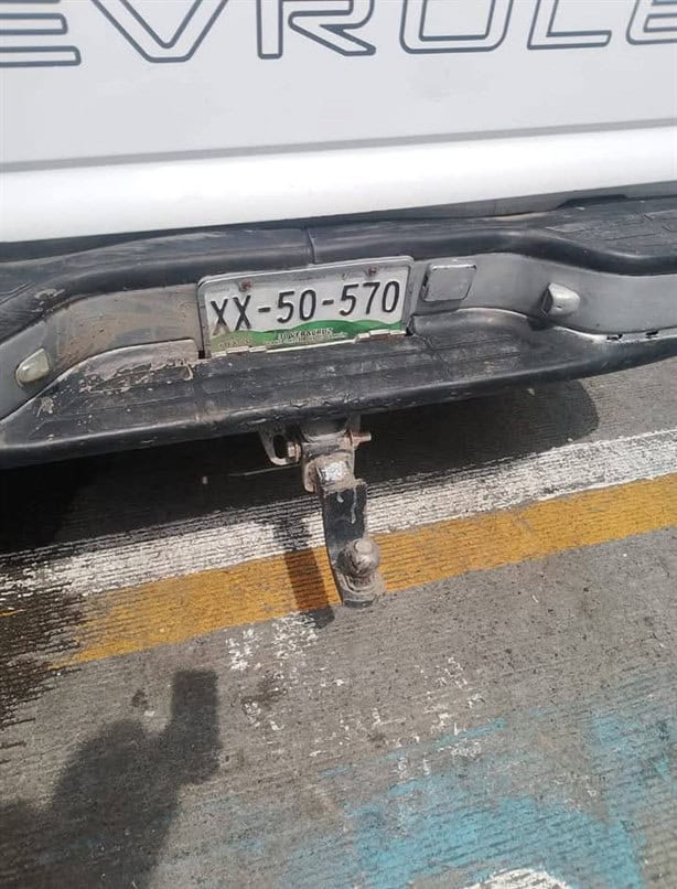 ¿Y la policía? Roban camioneta estacionada en San Rafael Río Seco, Amatlán